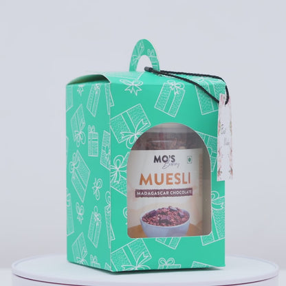 Premium Green Gift Box | Madagascar Chocolate Muesli